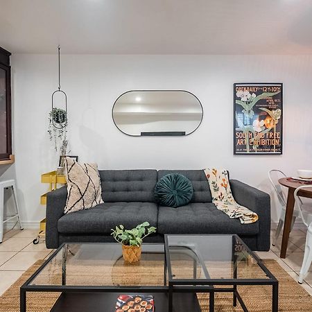 Basement Suite With Private Patio In Davenport トロント エクステリア 写真